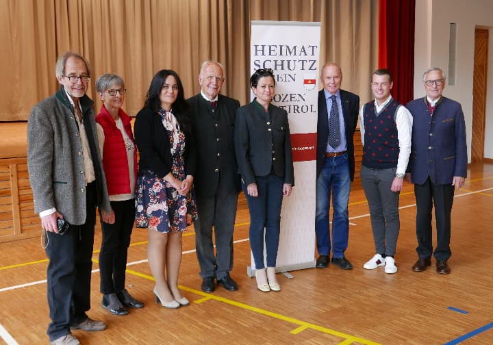 Jahreshauptversammlung im Kulturhaus von Kiens und Besichtigung des Schlosses Ehrenburg